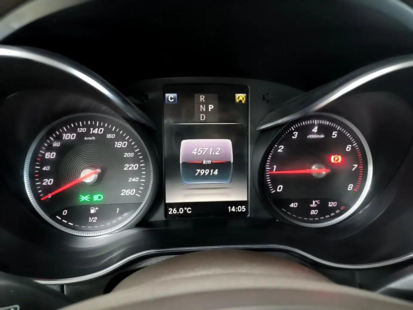 Mercedes-Benz GLC 2019 GLC 260 4MATIC Luxury Model — миниатюра 14