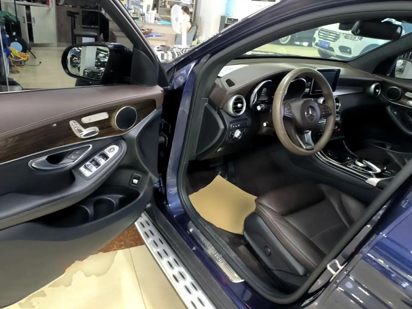 Mercedes-Benz GLC 2019 GLC 260 4MATIC Luxury Model — миниатюра 18