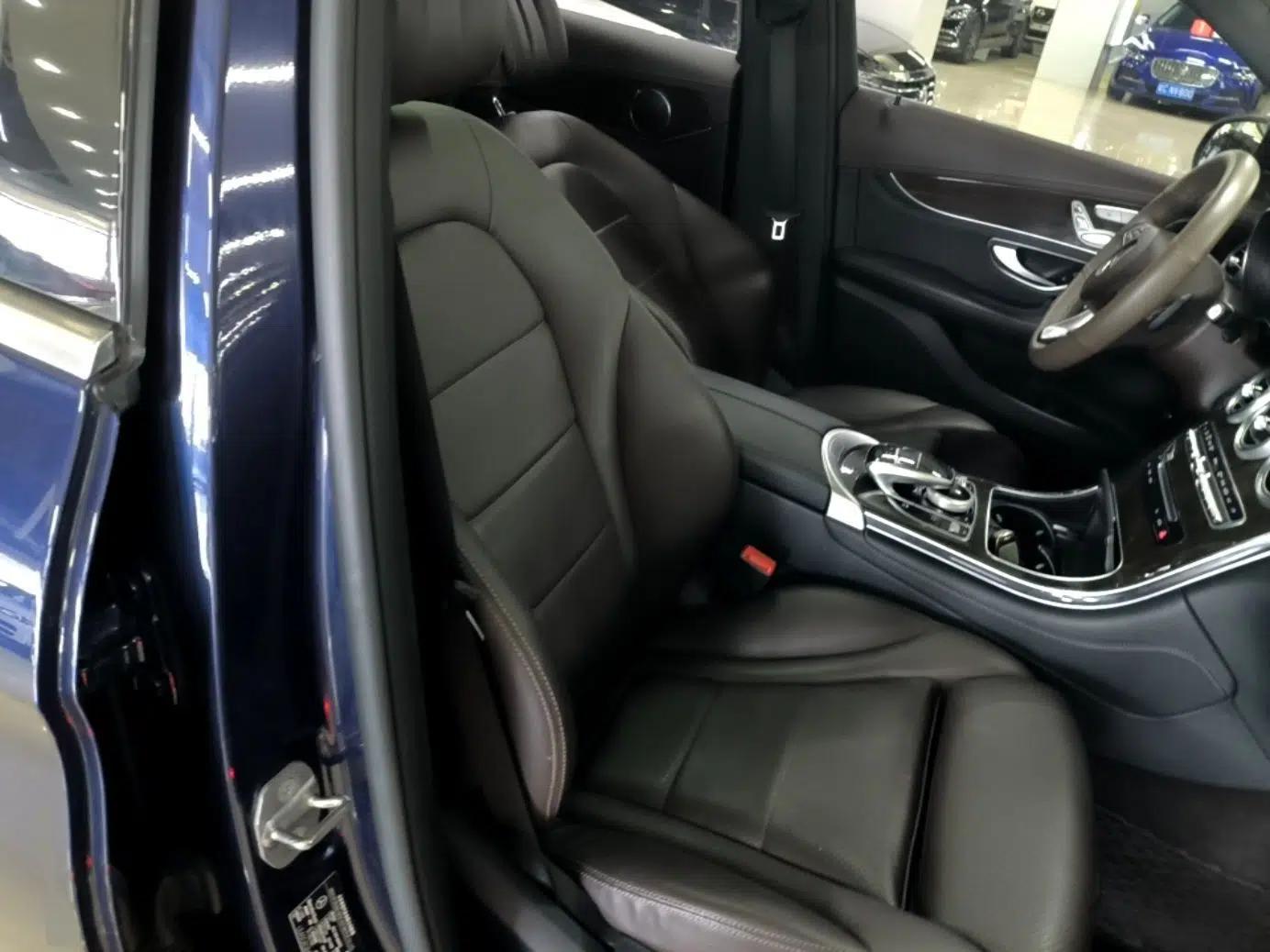 Mercedes-Benz GLC 2019 GLC 260 4MATIC Luxury Model — миниатюра 19