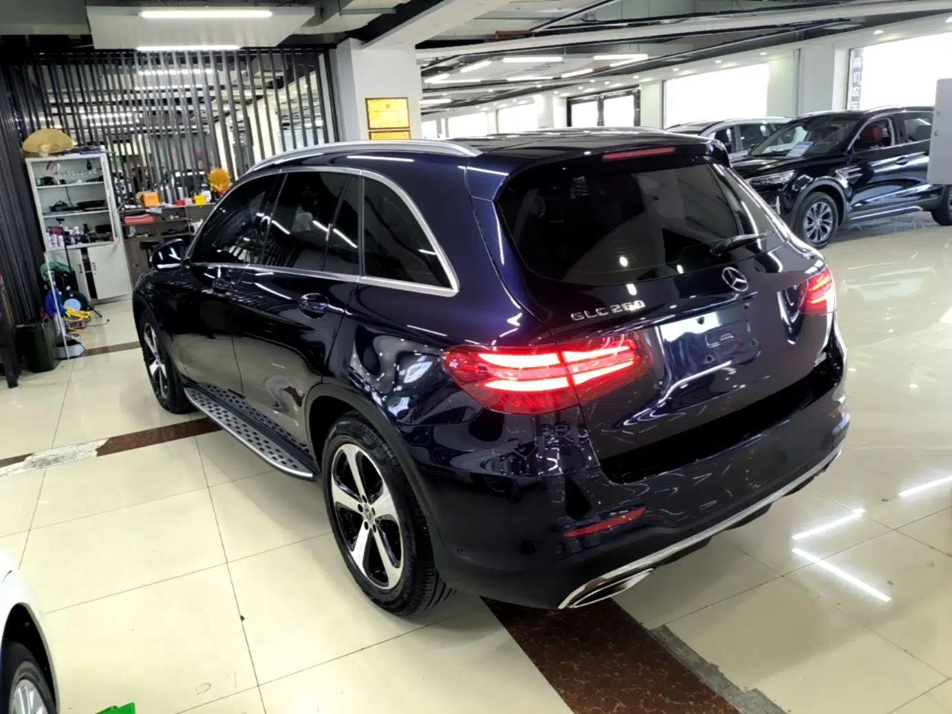 Mercedes-Benz GLC 2019 GLC 260 4MATIC Luxury Model — миниатюра 4