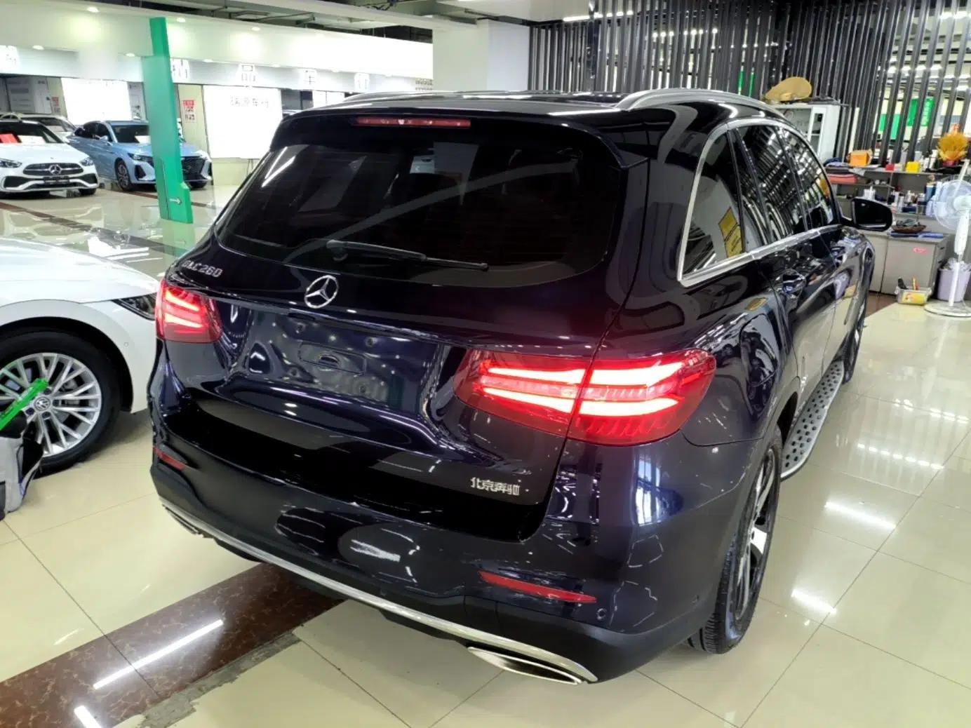 Mercedes-Benz GLC 2019 GLC 260 4MATIC Luxury Model — миниатюра 6
