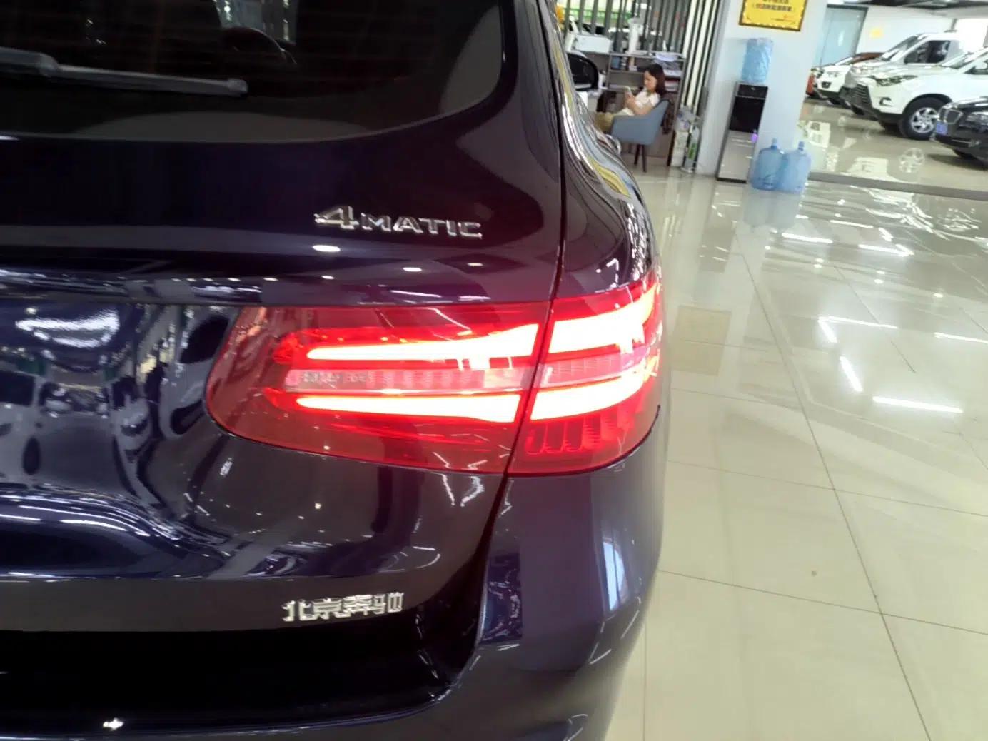 Mercedes-Benz GLC 2019 GLC 260 4MATIC Luxury Model — миниатюра 9