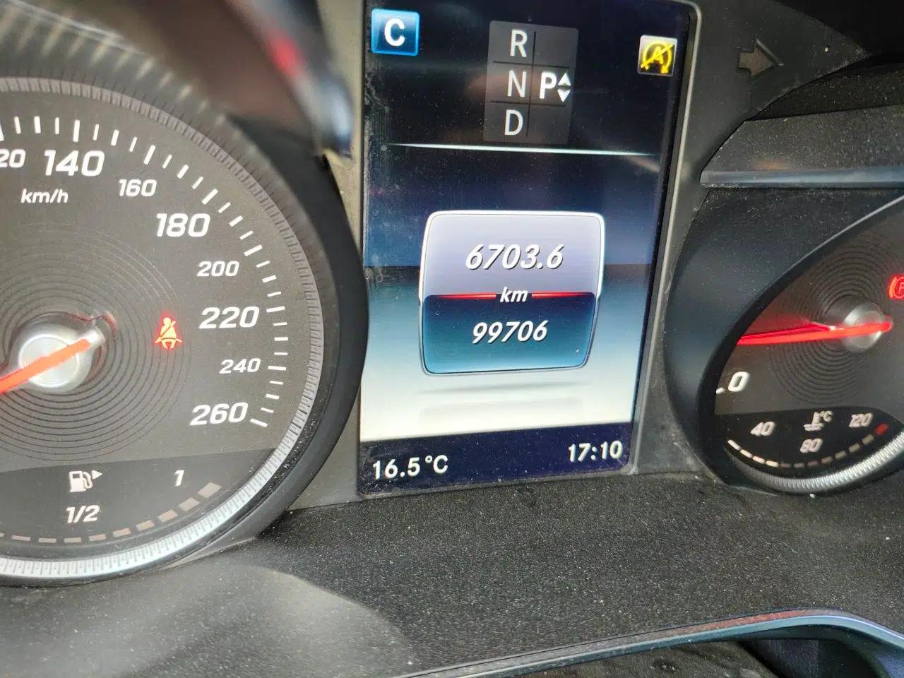 Mercedes-Benz GLC 2016 GLC 300 4MATIC Dynamic Model — миниатюра 12