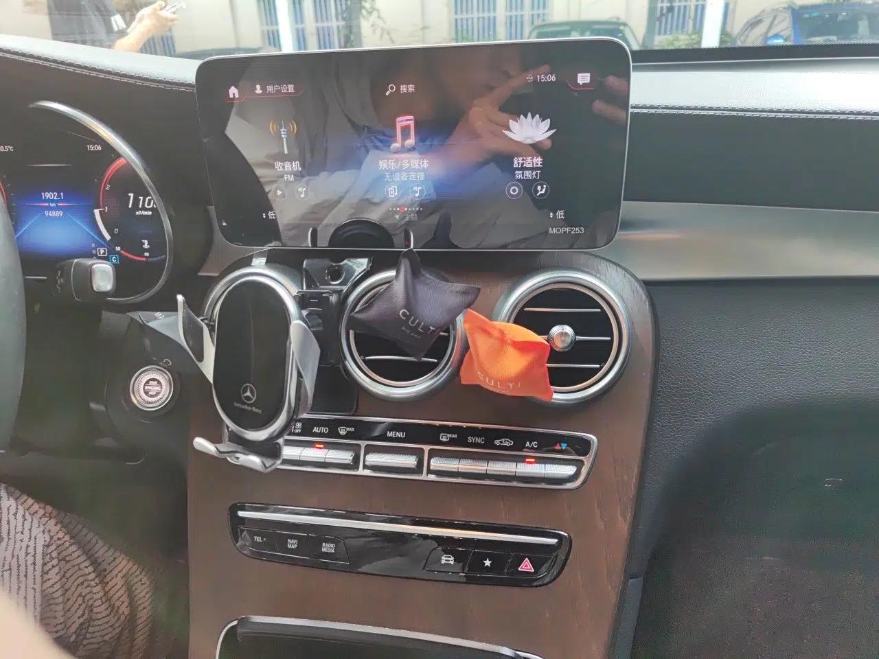 Mercedes-Benz GLC 2020 GLC 260 L 4MATIC Luxury Model — миниатюра 13