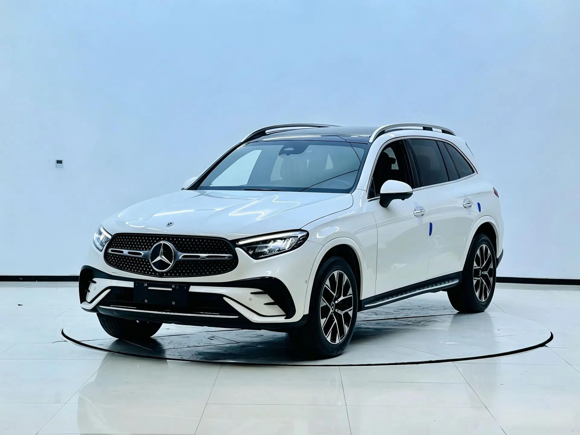 Mercedes-Benz GLC 2023 GLC 260 L 4MATIC Luxury 7-Seater — миниатюра 1