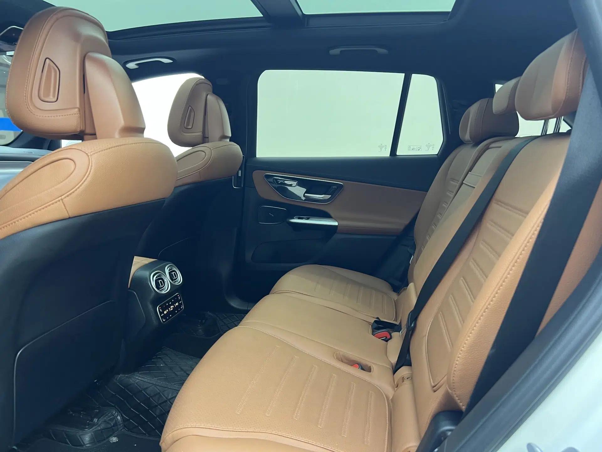 Mercedes-Benz GLC 2023 GLC 260 L 4MATIC Luxury 7-Seater — миниатюра 18