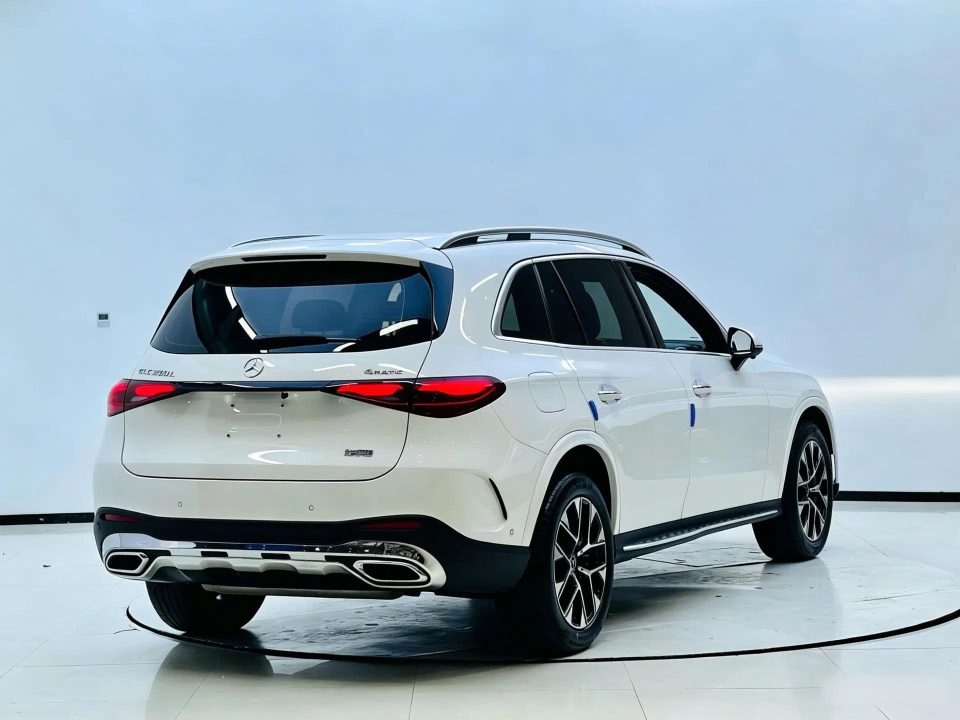 Mercedes-Benz GLC 2023 GLC 260 L 4MATIC Luxury 7-Seater — миниатюра 6