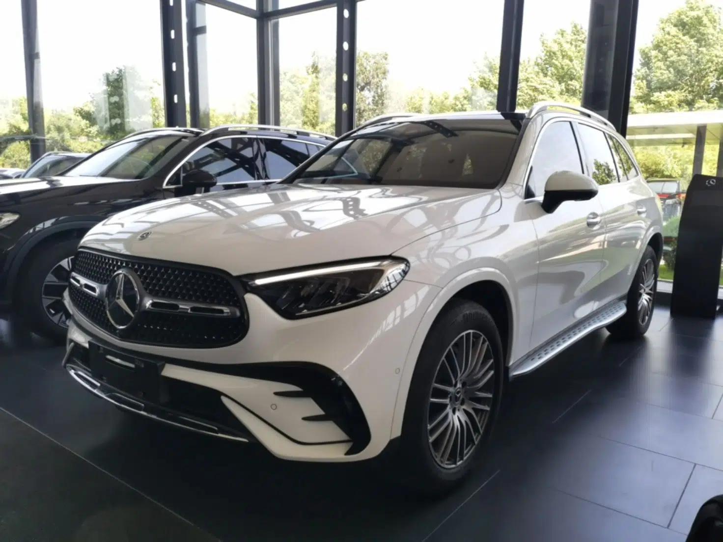 Mercedes-Benz GLC 2023 Refreshed GLC 300 L 4MATIC Dynamic Edition 5 Seats — миниатюра 1