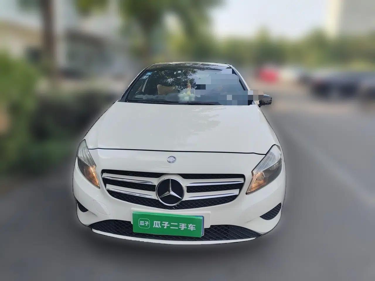 Mercedes-Benz A-Class 2015 A 180 Standard Model — миниатюра 2