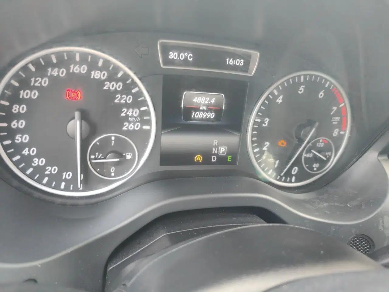 Mercedes-Benz A-Class 2015 A 180 Standard Model — миниатюра 12