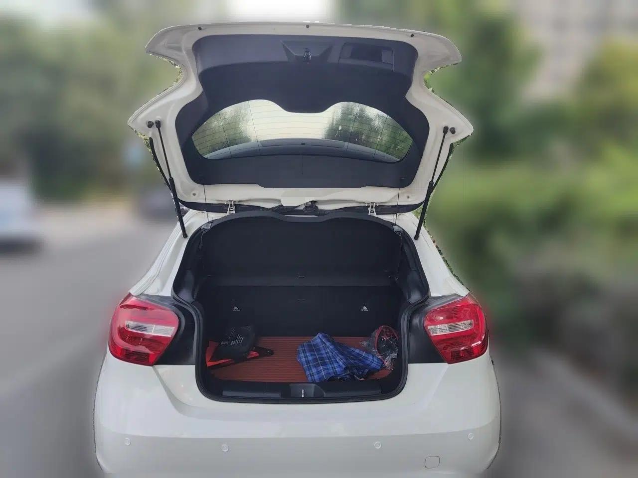 Mercedes-Benz A-Class 2015 A 180 Standard Model — миниатюра 19