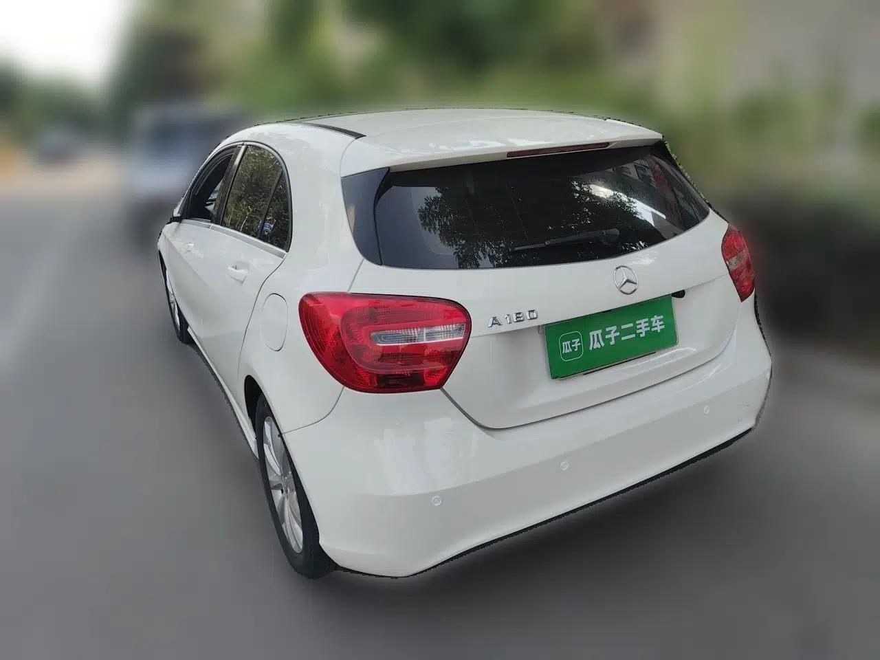 Mercedes-Benz A-Class 2015 A 180 Standard Model — миниатюра 4