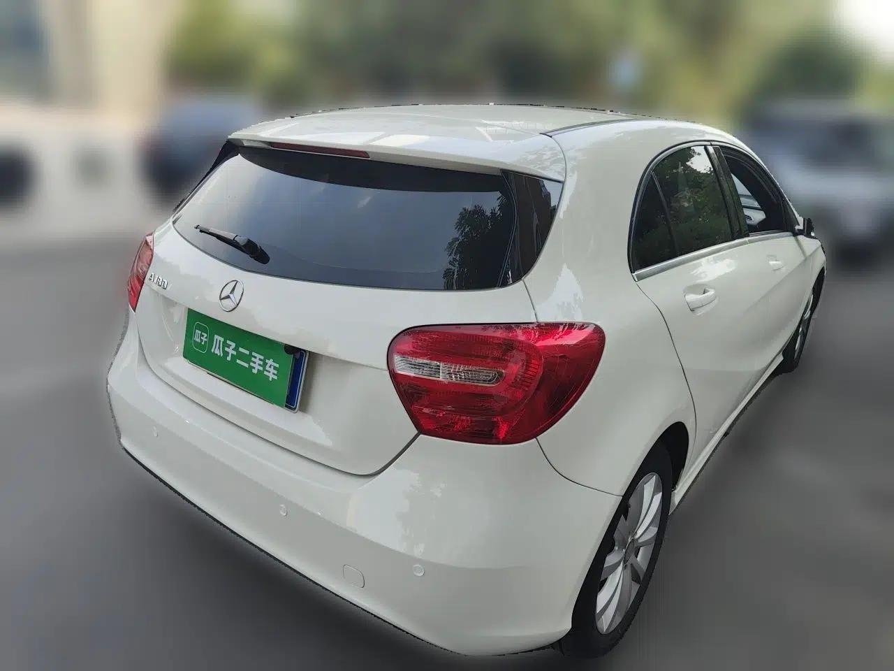 Mercedes-Benz A-Class 2015 A 180 Standard Model — миниатюра 6