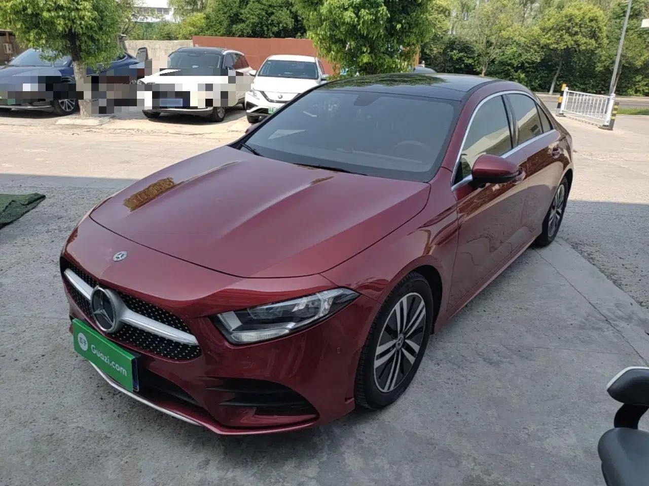 Mercedes-Benz A-Class 2019 A 180 L Sport Sedan — миниатюра 1