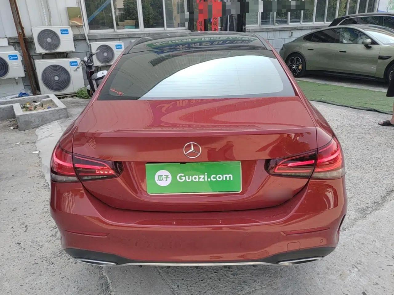 Mercedes-Benz A-Class 2019 A 180 L Sport Sedan — миниатюра 5