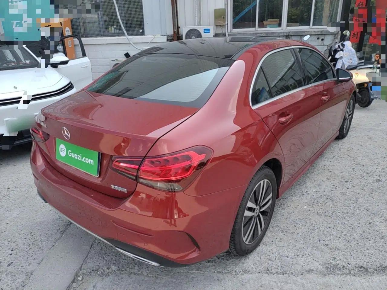 Mercedes-Benz A-Class 2019 A 180 L Sport Sedan — миниатюра 6
