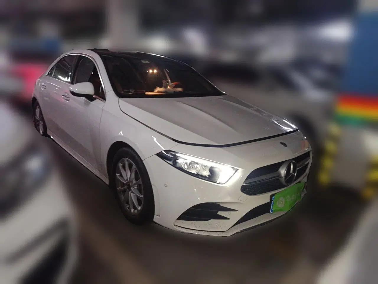 Mercedes-Benz A-Class 2020 A 200 L Sport Sedan — миниатюра 3