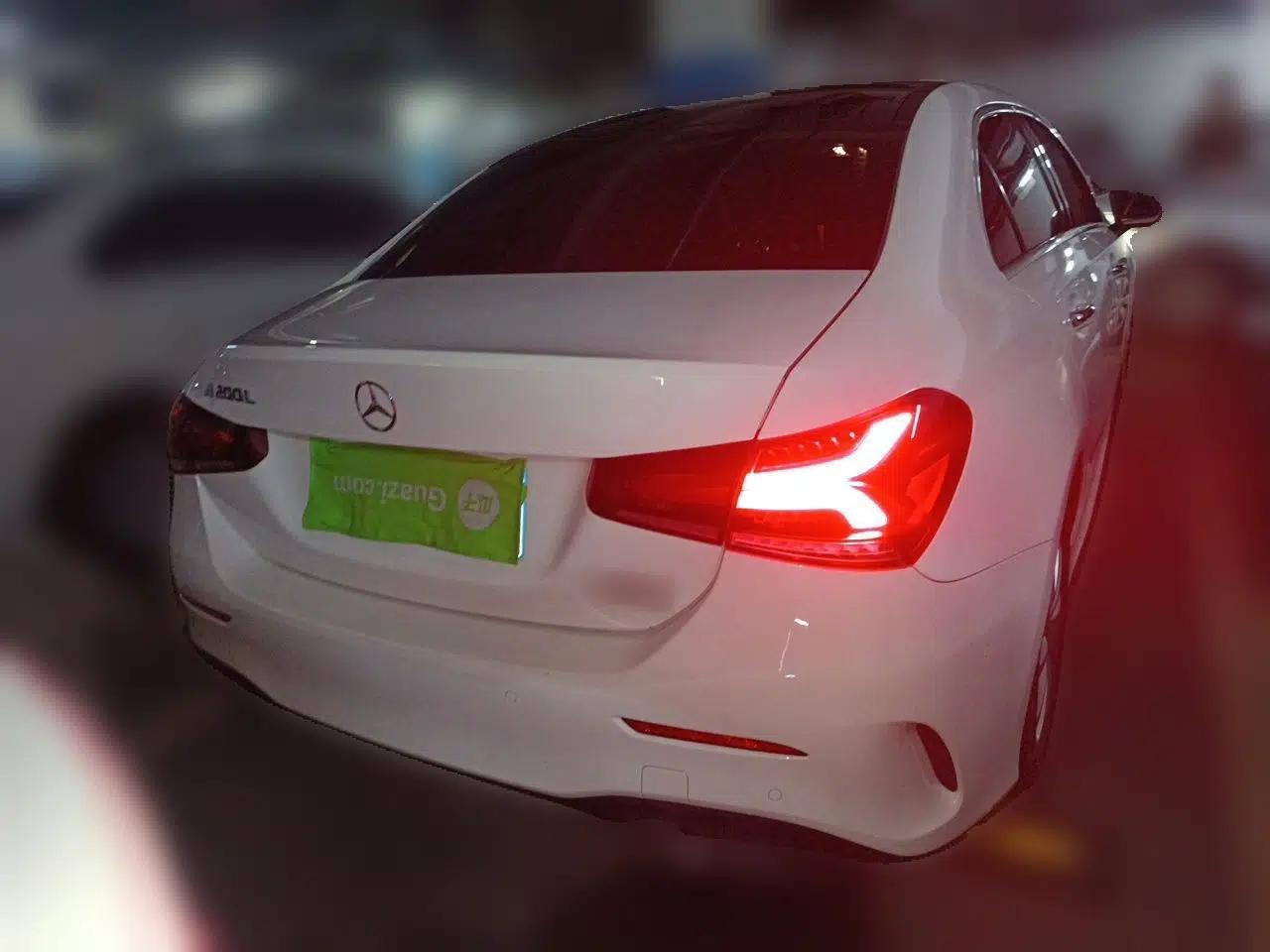 Mercedes-Benz A-Class 2020 A 200 L Sport Sedan — миниатюра 5