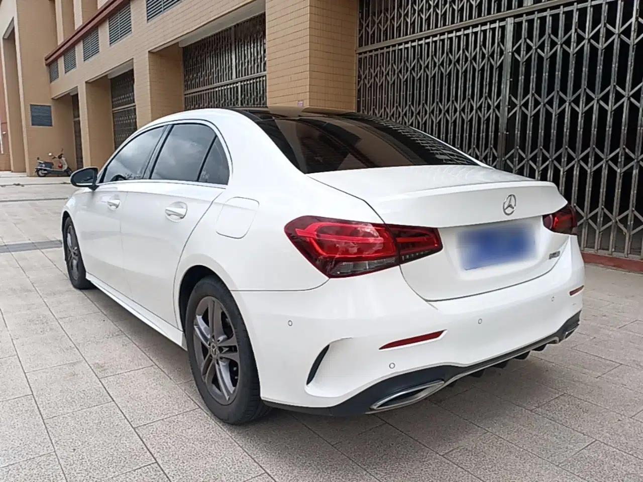Mercedes-Benz A-Class 2021 A 180 L Sport Sedan — миниатюра 13