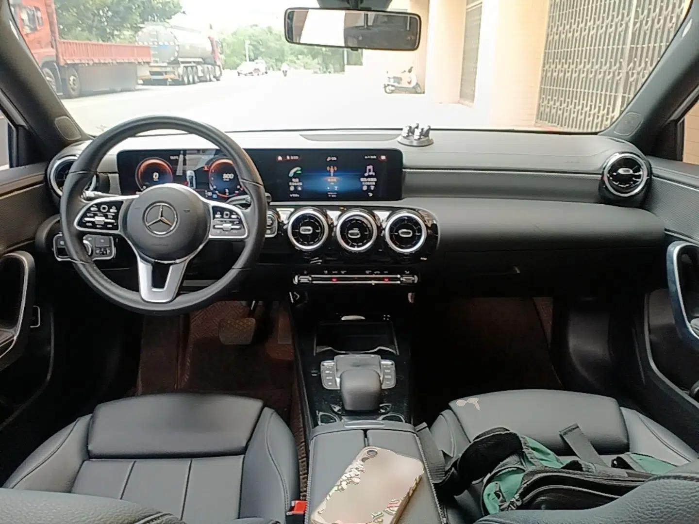 Mercedes-Benz A-Class 2021 A 180 L Sport Sedan — миниатюра 17