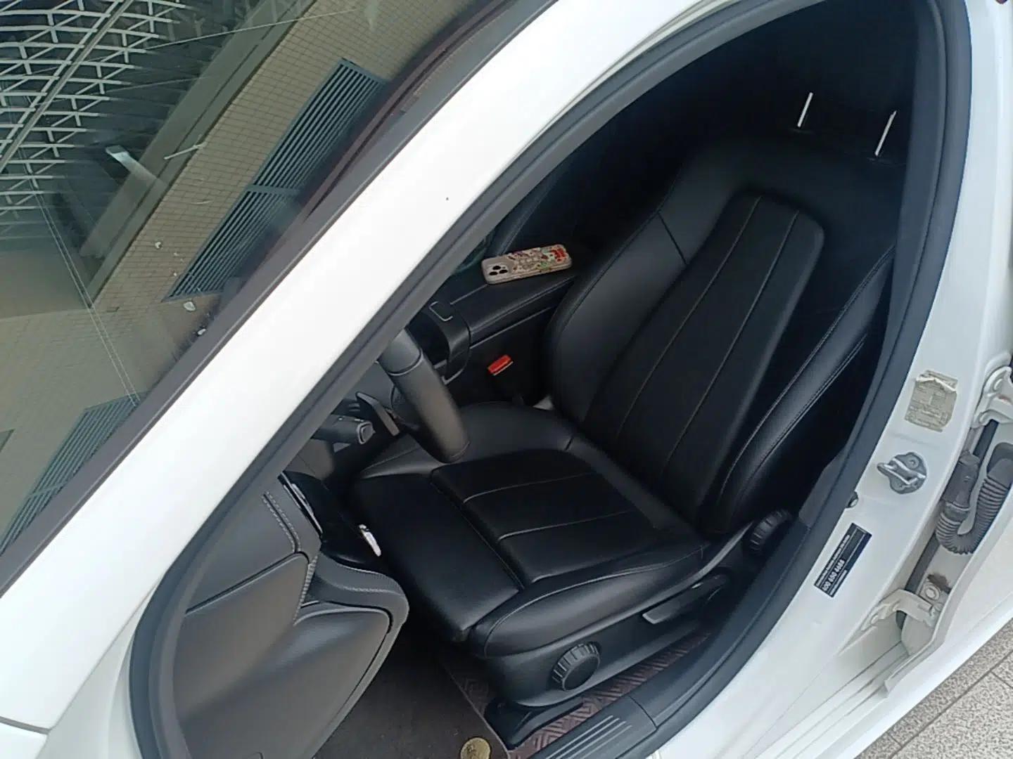 Mercedes-Benz A-Class 2021 A 180 L Sport Sedan — миниатюра 22