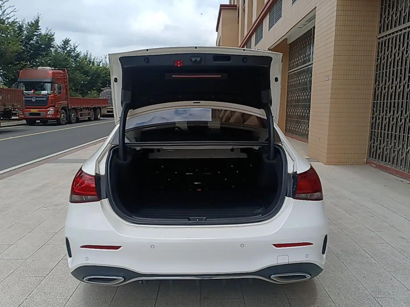 Mercedes-Benz A-Class 2021 A 180 L Sport Sedan — миниатюра 27
