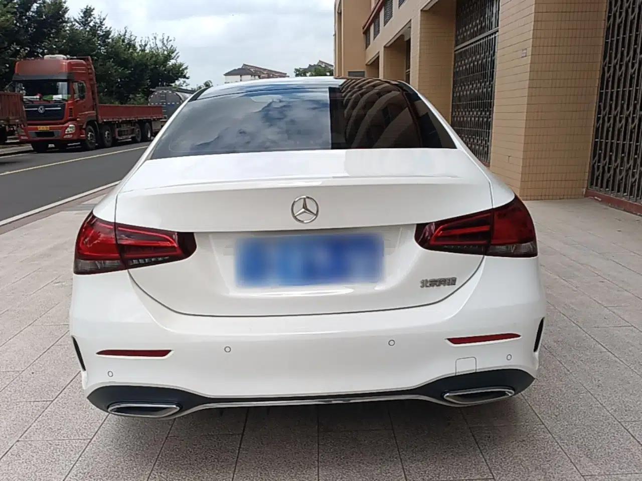 Mercedes-Benz A-Class 2021 A 180 L Sport Sedan — миниатюра 5