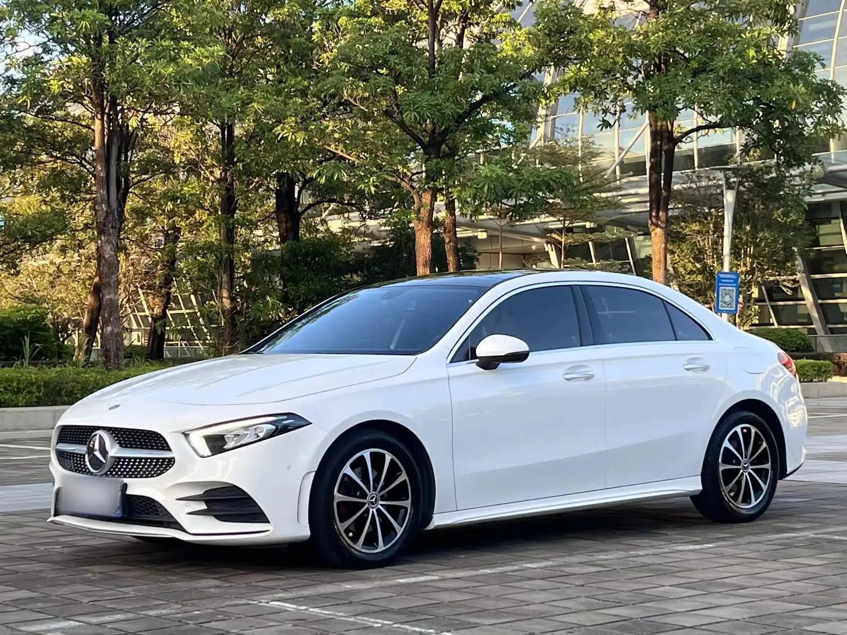 Mercedes-Benz A-Class 2020 Restyled A 200 L Sport Sedan Fashion Version — миниатюра 13