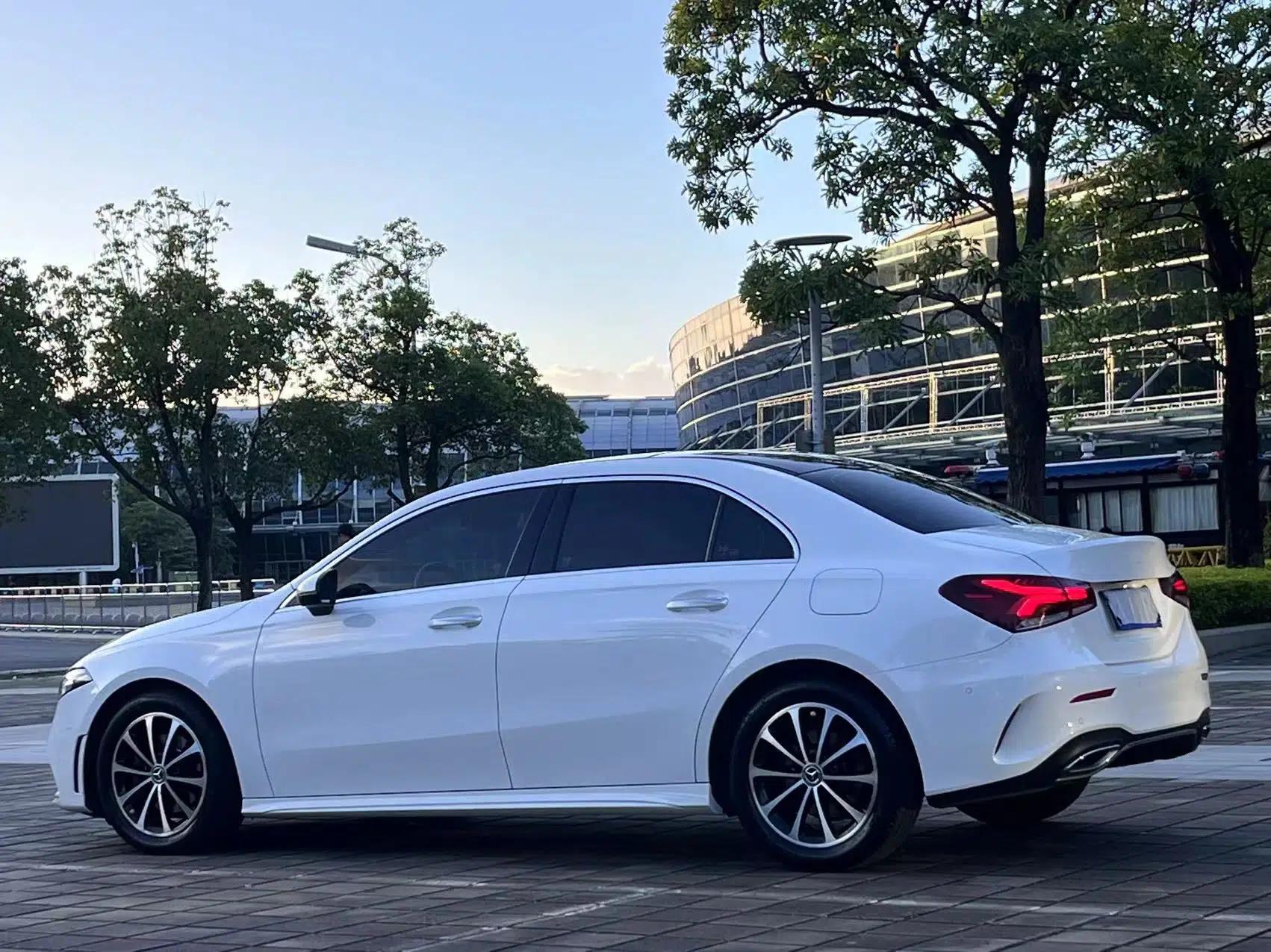 Mercedes-Benz A-Class 2020 Restyled A 200 L Sport Sedan Fashion Version — миниатюра 16