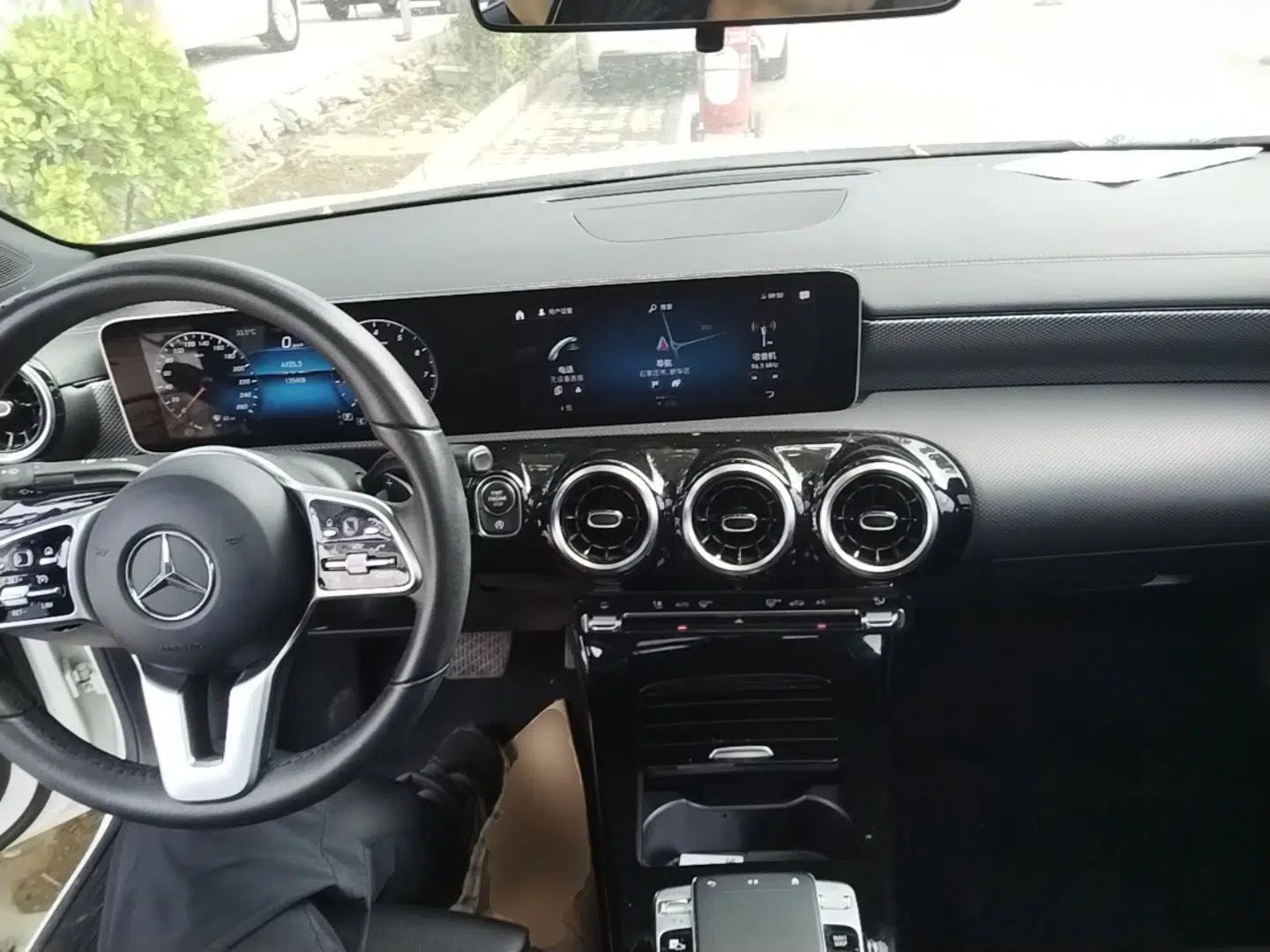 Mercedes-Benz A-Class 2019 A 200 L — миниатюра 12
