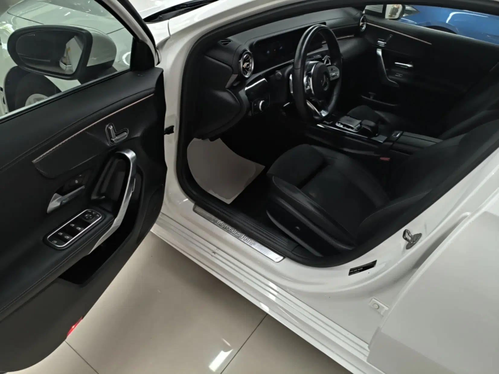 Mercedes-Benz A-Class 2020 A 200 L Sport Sedan — миниатюра 18
