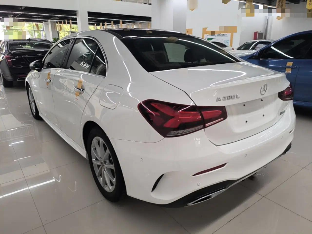 Mercedes-Benz A-Class 2020 A 200 L Sport Sedan — миниатюра 4