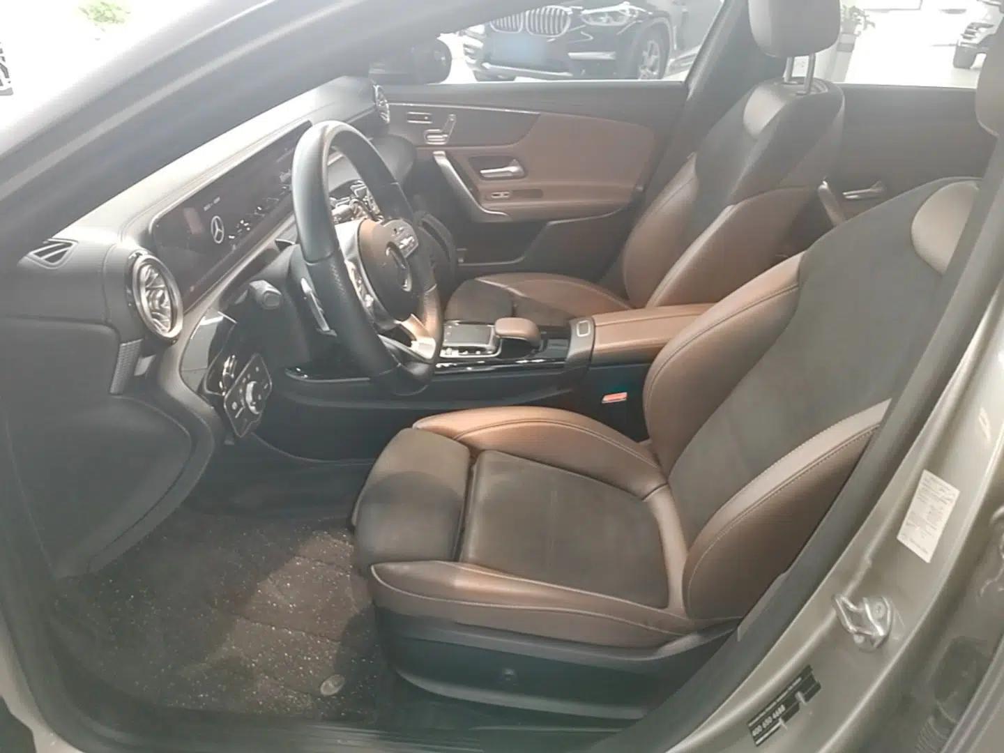 Mercedes-Benz A-Class 2019 A 200 L Sport Sedan — миниатюра 17