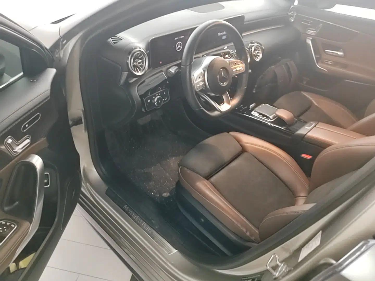 Mercedes-Benz A-Class 2019 A 200 L Sport Sedan — миниатюра 18