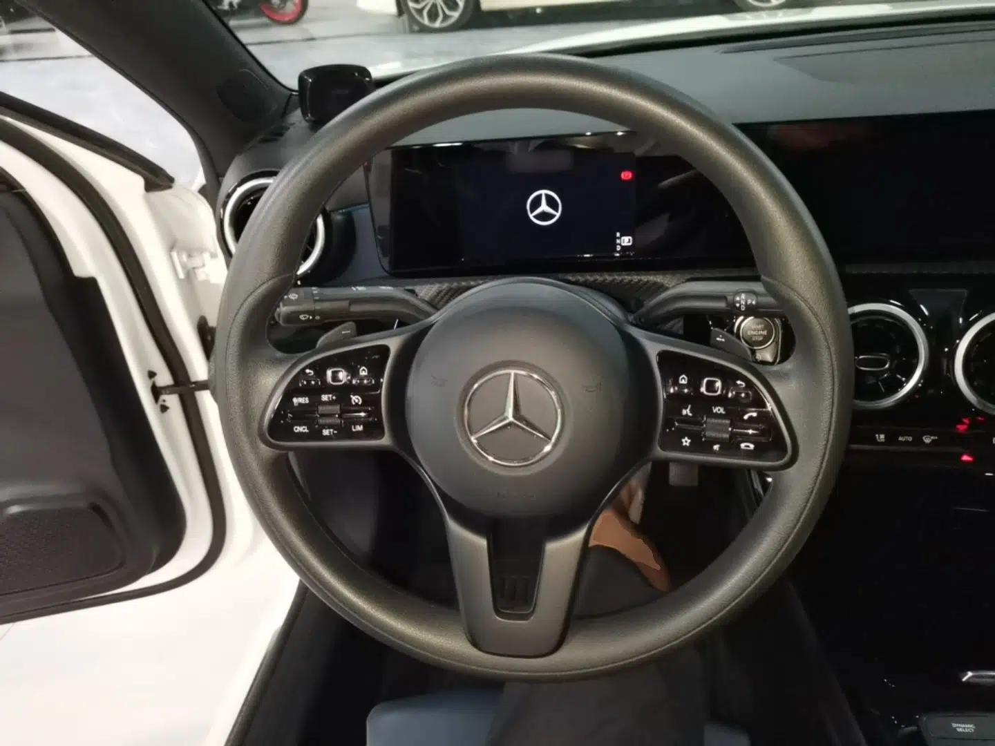 Mercedes-Benz A-Class 2020 Revised A 180 L — миниатюра 13