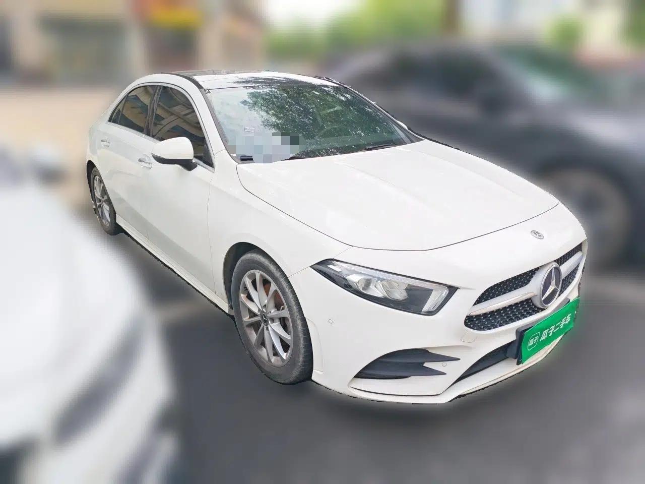 Mercedes-Benz A-Class 2020 A 200 L Sport Sedan — миниатюра 3