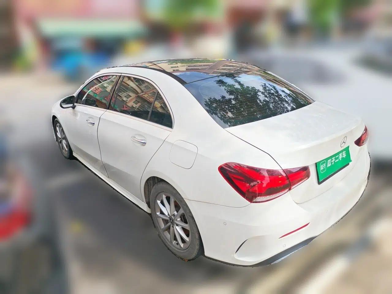 Mercedes-Benz A-Class 2020 A 200 L Sport Sedan — миниатюра 4