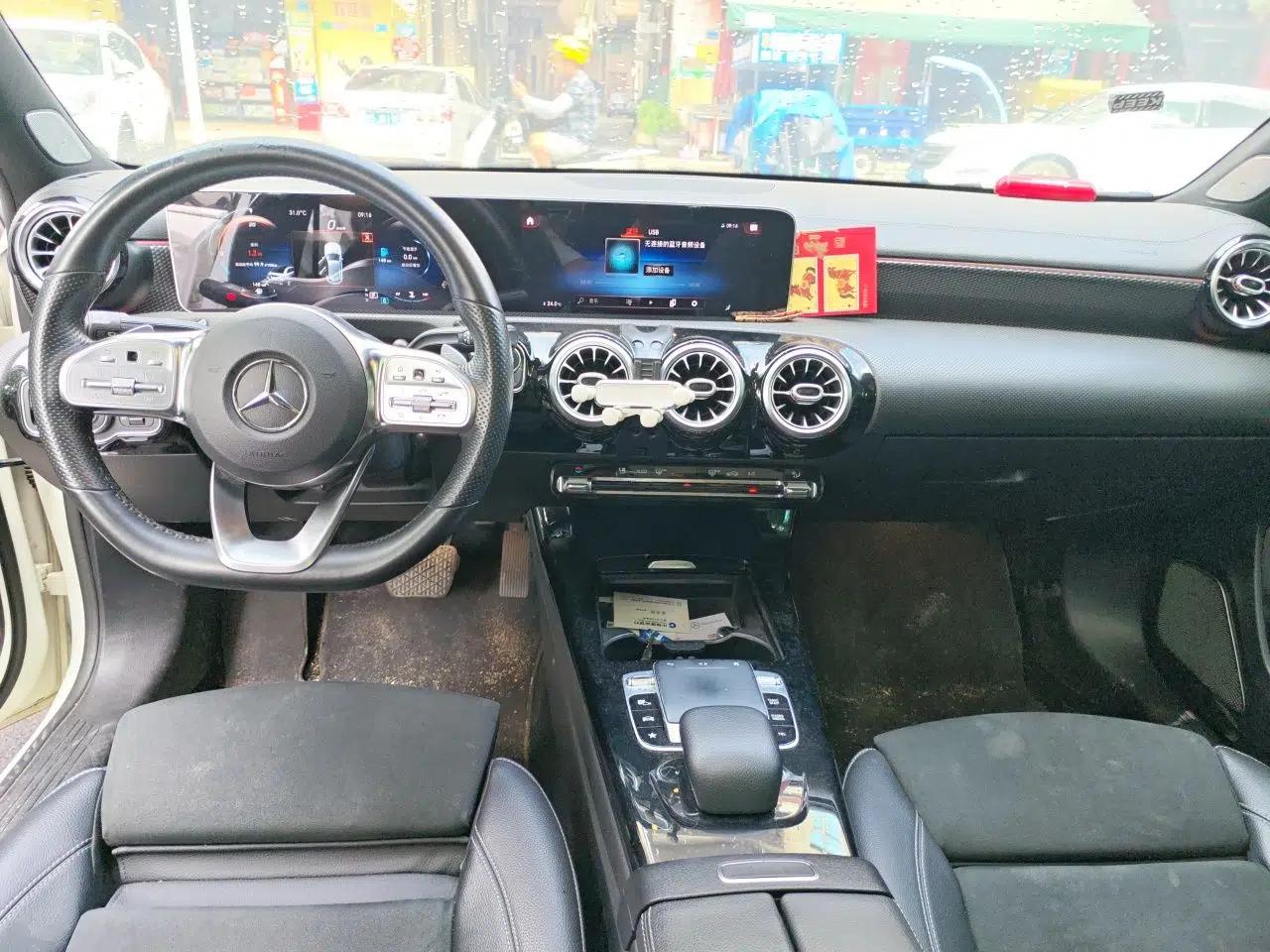 Mercedes-Benz A-Class 2020 A 200 L Sport Sedan — миниатюра 9