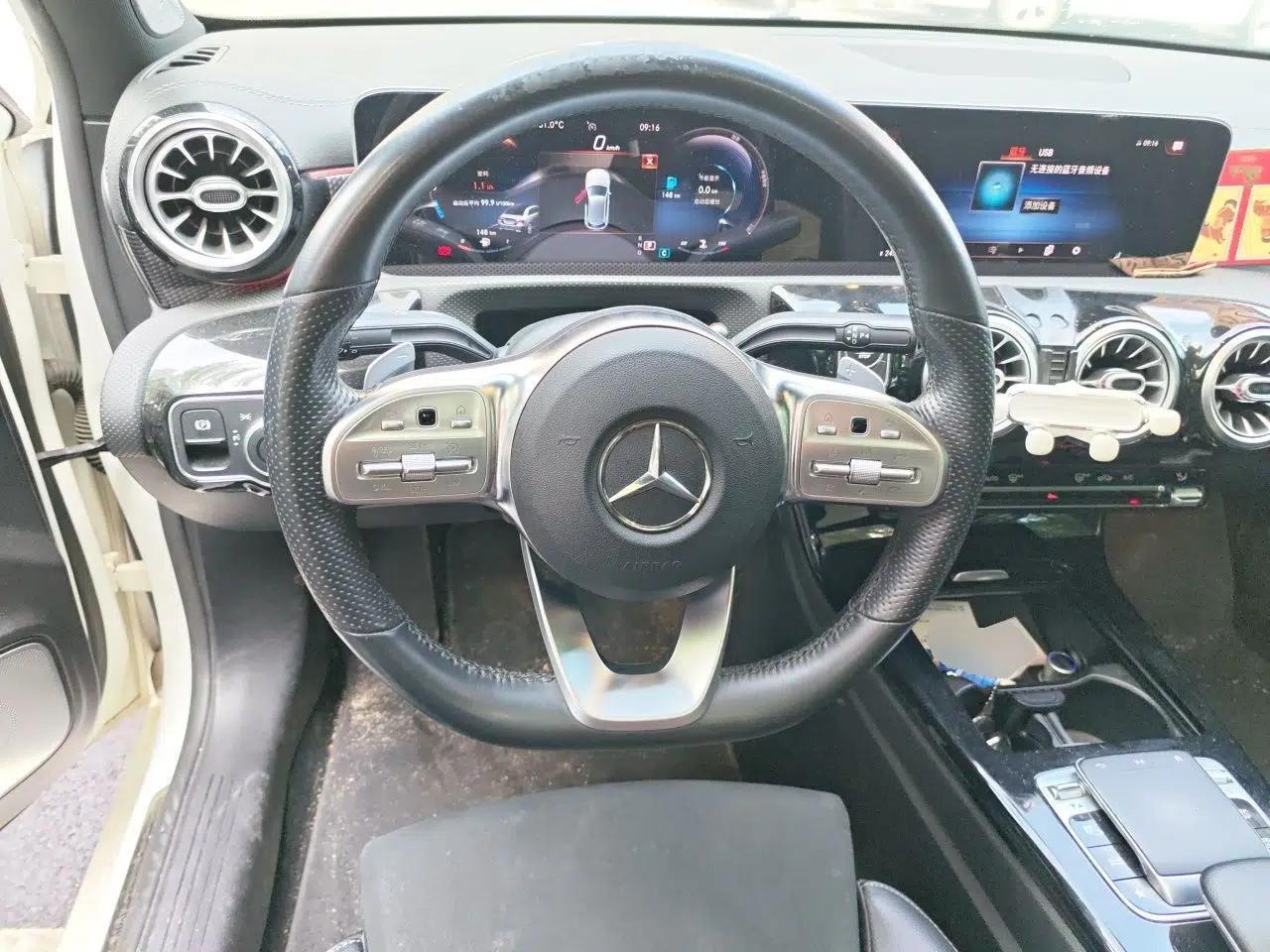 Mercedes-Benz A-Class 2020 A 200 L Sport Sedan — миниатюра 10