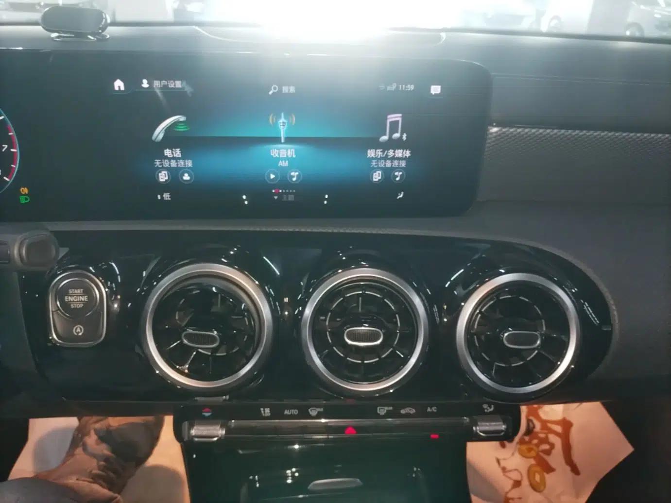 Mercedes-Benz A-Class 2022 A 180 L Sport Sedan — миниатюра 15
