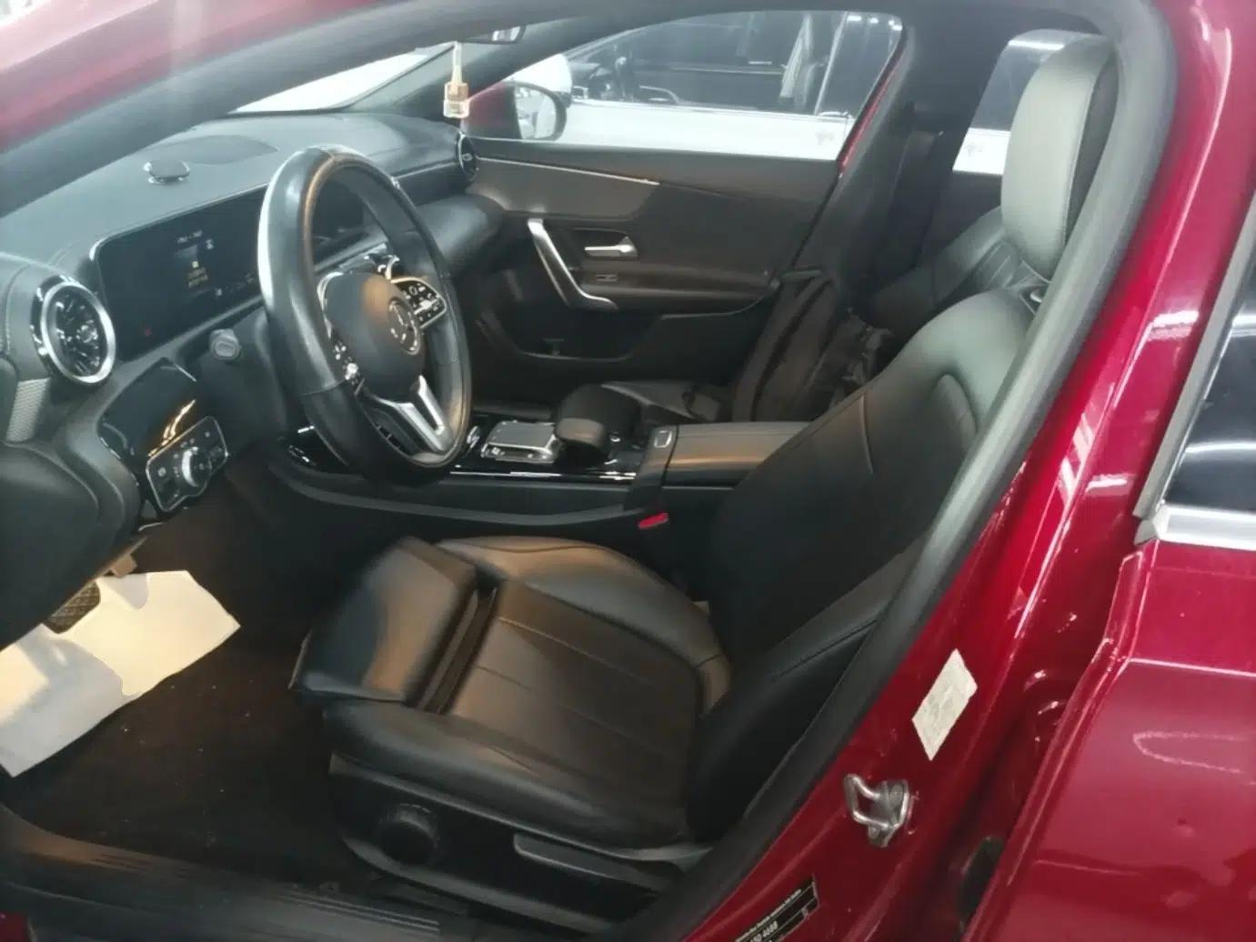 Mercedes-Benz A-Class 2022 A 180 L Sport Sedan — миниатюра 17