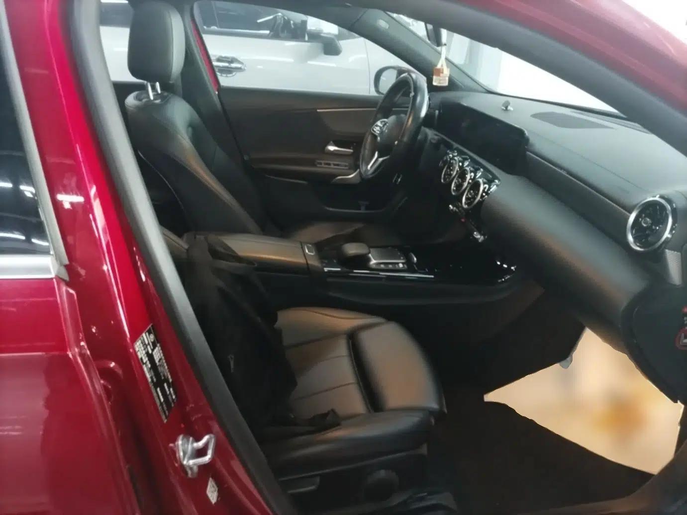 Mercedes-Benz A-Class 2022 A 180 L Sport Sedan — миниатюра 19