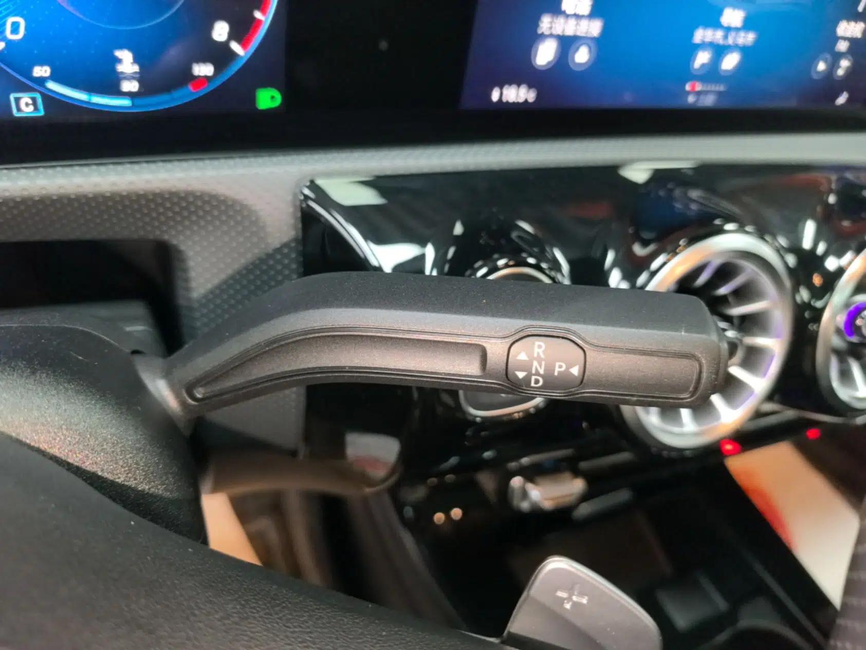 Mercedes-Benz A-Class 2022 Revised Version A 200 L Sport Sedan Fashionable Style — миниатюра 16