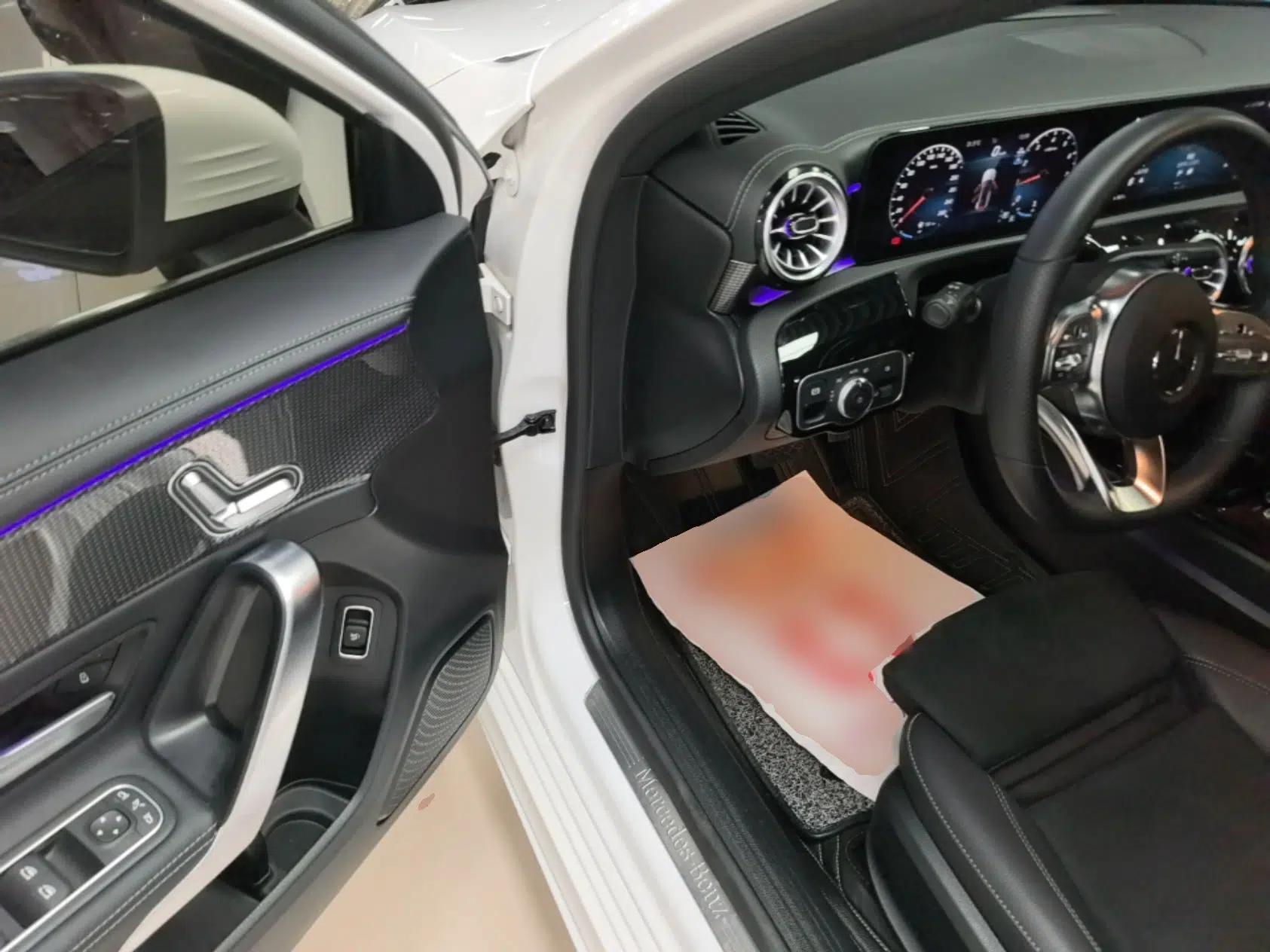 Mercedes-Benz A-Class 2022 Revised Version A 200 L Sport Sedan Fashionable Style — миниатюра 18