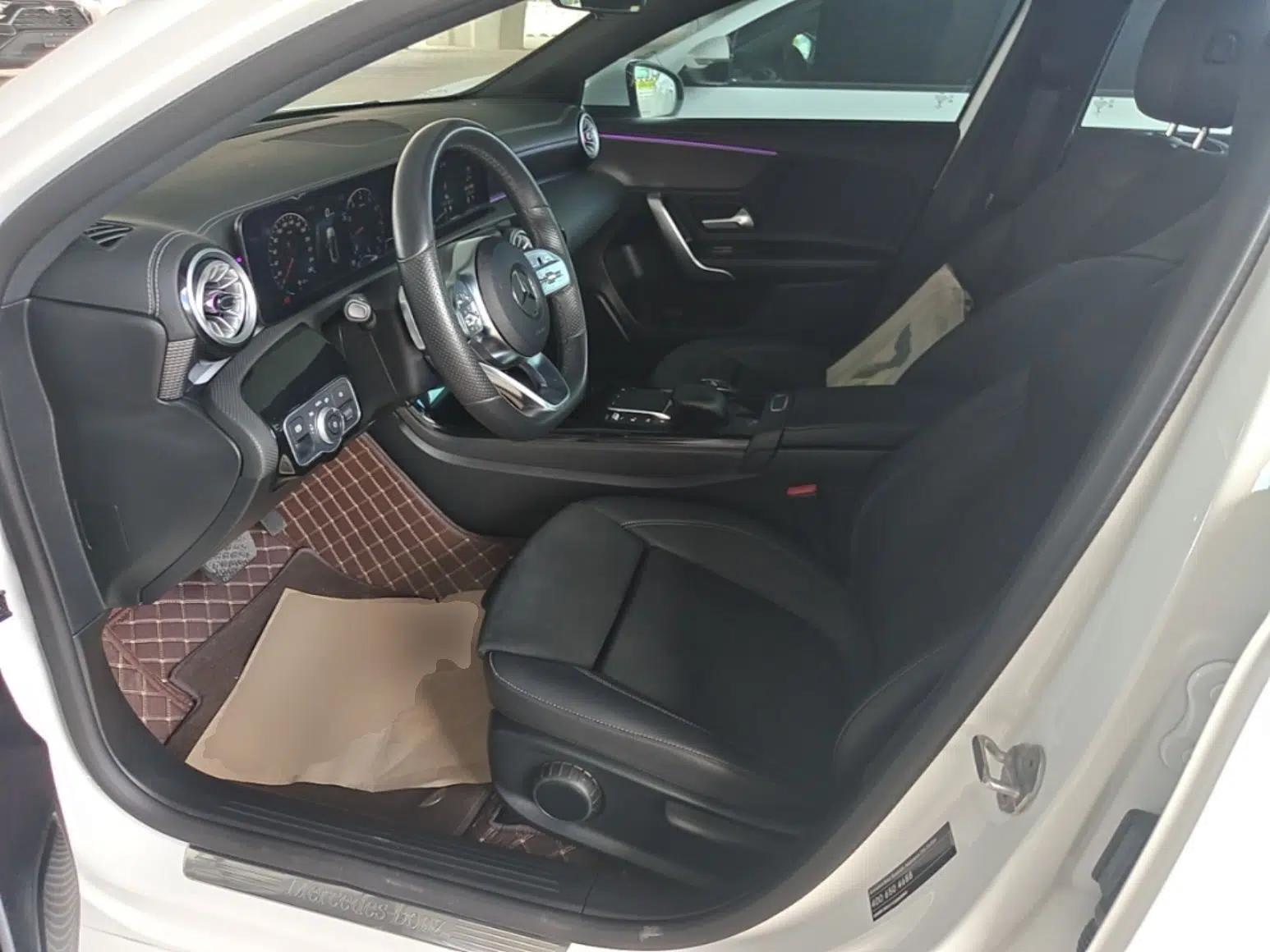 Mercedes-Benz A-Class 2022 Second Facelift A 200 L Sport Sedan Fashion Version — миниатюра 17