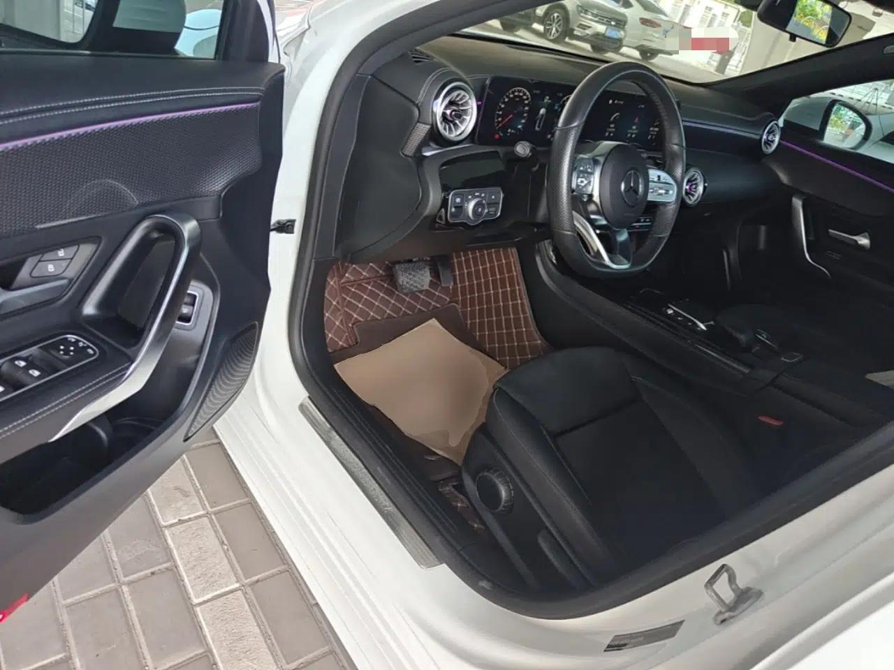 Mercedes-Benz A-Class 2022 Second Facelift A 200 L Sport Sedan Fashion Version — миниатюра 18