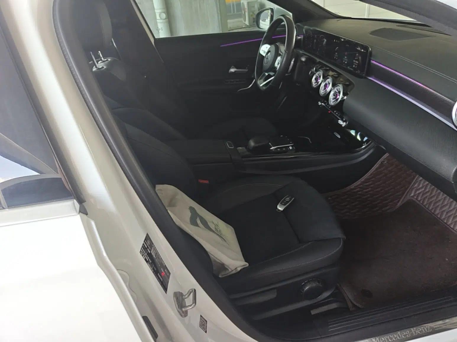 Mercedes-Benz A-Class 2022 Second Facelift A 200 L Sport Sedan Fashion Version — миниатюра 19