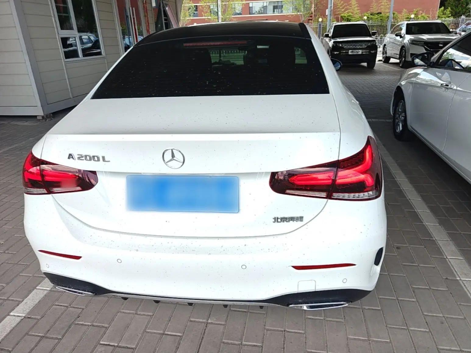 Mercedes-Benz A-Class 2022 Second Facelift A 200 L Sport Sedan Fashion Version — миниатюра 5