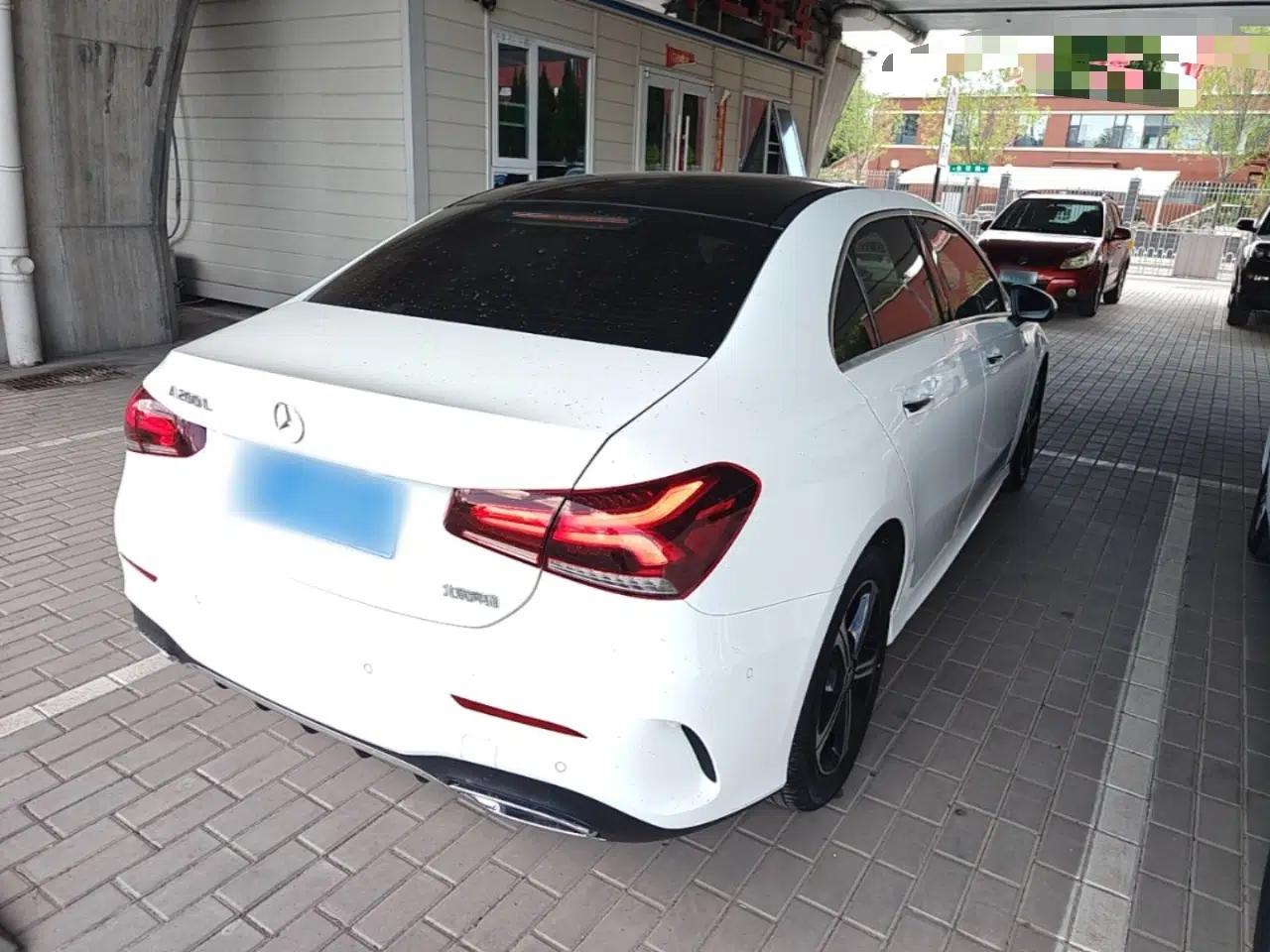 Mercedes-Benz A-Class 2022 Second Facelift A 200 L Sport Sedan Fashion Version — миниатюра 6
