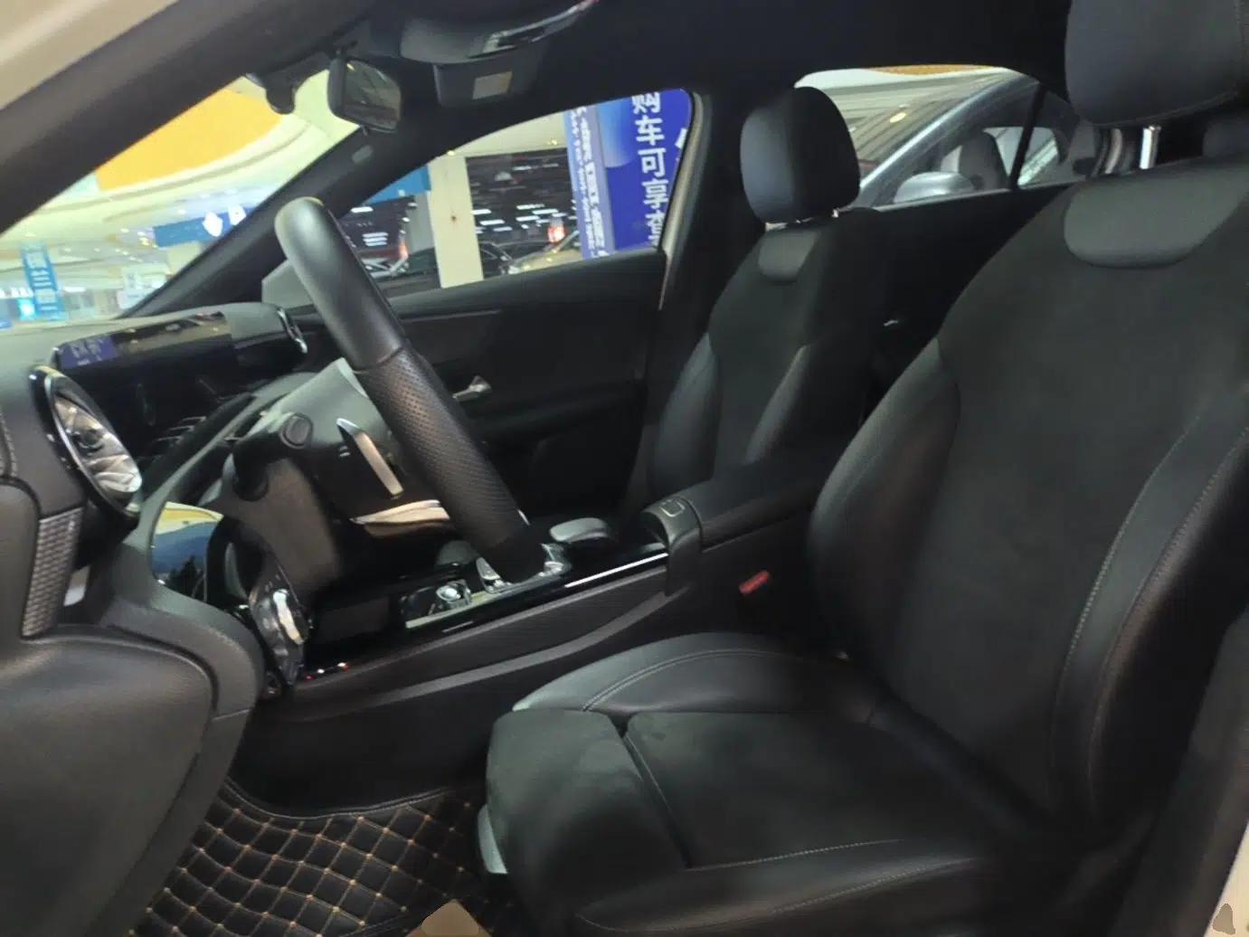 Mercedes-Benz A-Class 2022 Revised Version A 200 L Sport Sedan Fashionable Style — миниатюра 17